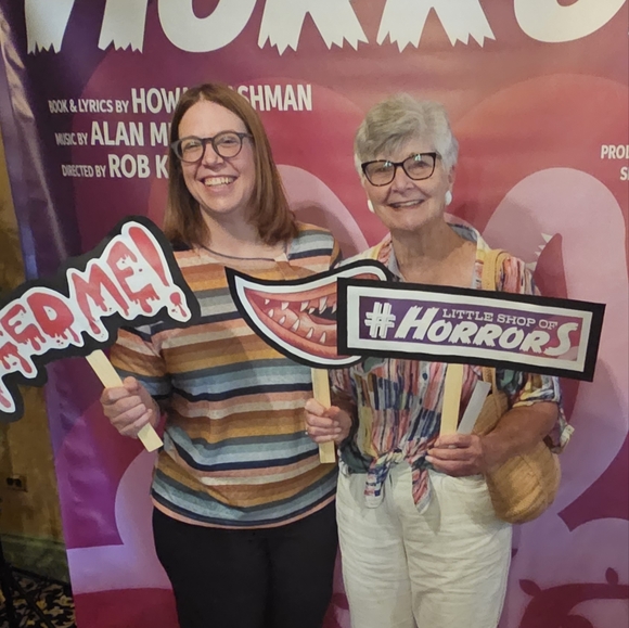 Meet your Posher, Laura - Picture 1 of 2